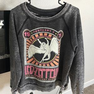 Boutique lead Zeppelin Distressed Crew